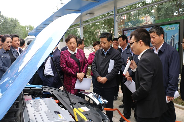 市委副書(shū)記、市長(cháng)王奮彥帶隊觀(guān)摩督查公司項目建設工作(圖2)