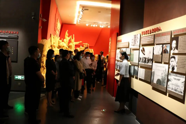 平?jīng)鲢垂军h委組織各支部開(kāi)展“重溫歷史、砥礪前行”(圖2)